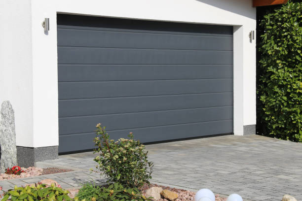 Quel est le coût moyen d’une rénovation de porte de garage réalisée par un serrurier à Lyon ?